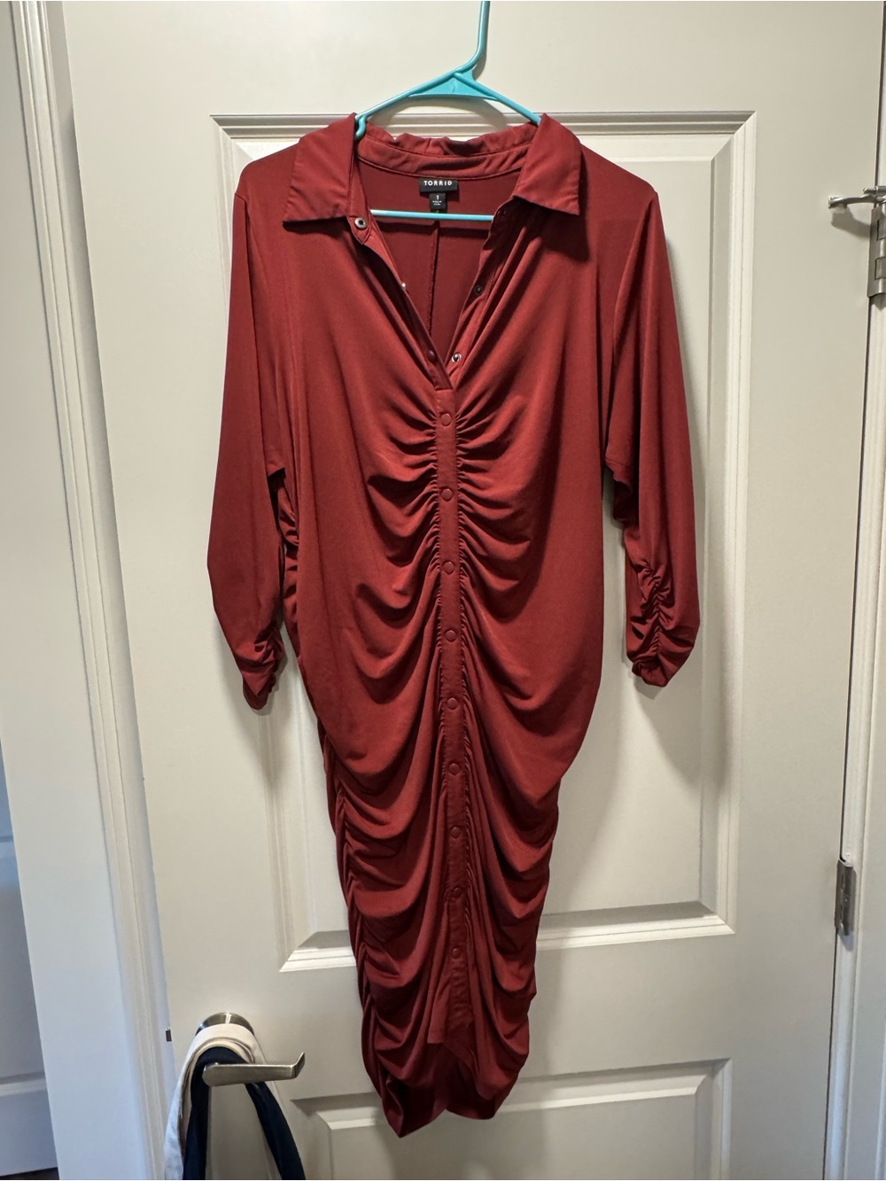 Torrid red ruched button-front midi dress